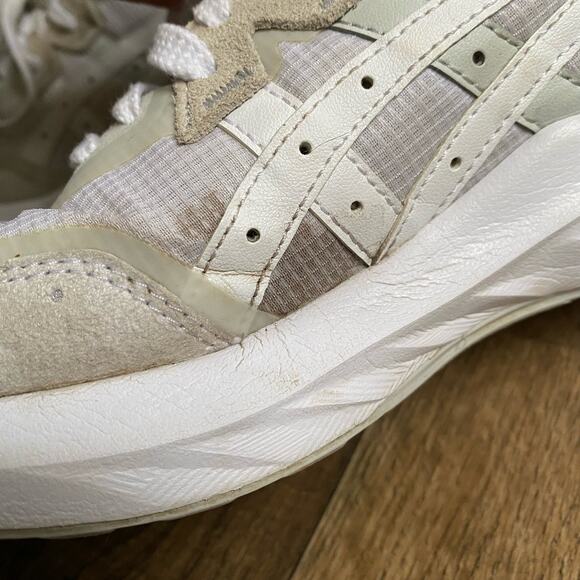 Asics Running Sneakers Shoes White Cream Faux Suede Monochrome Neutral Retro - Picture 11 of 14